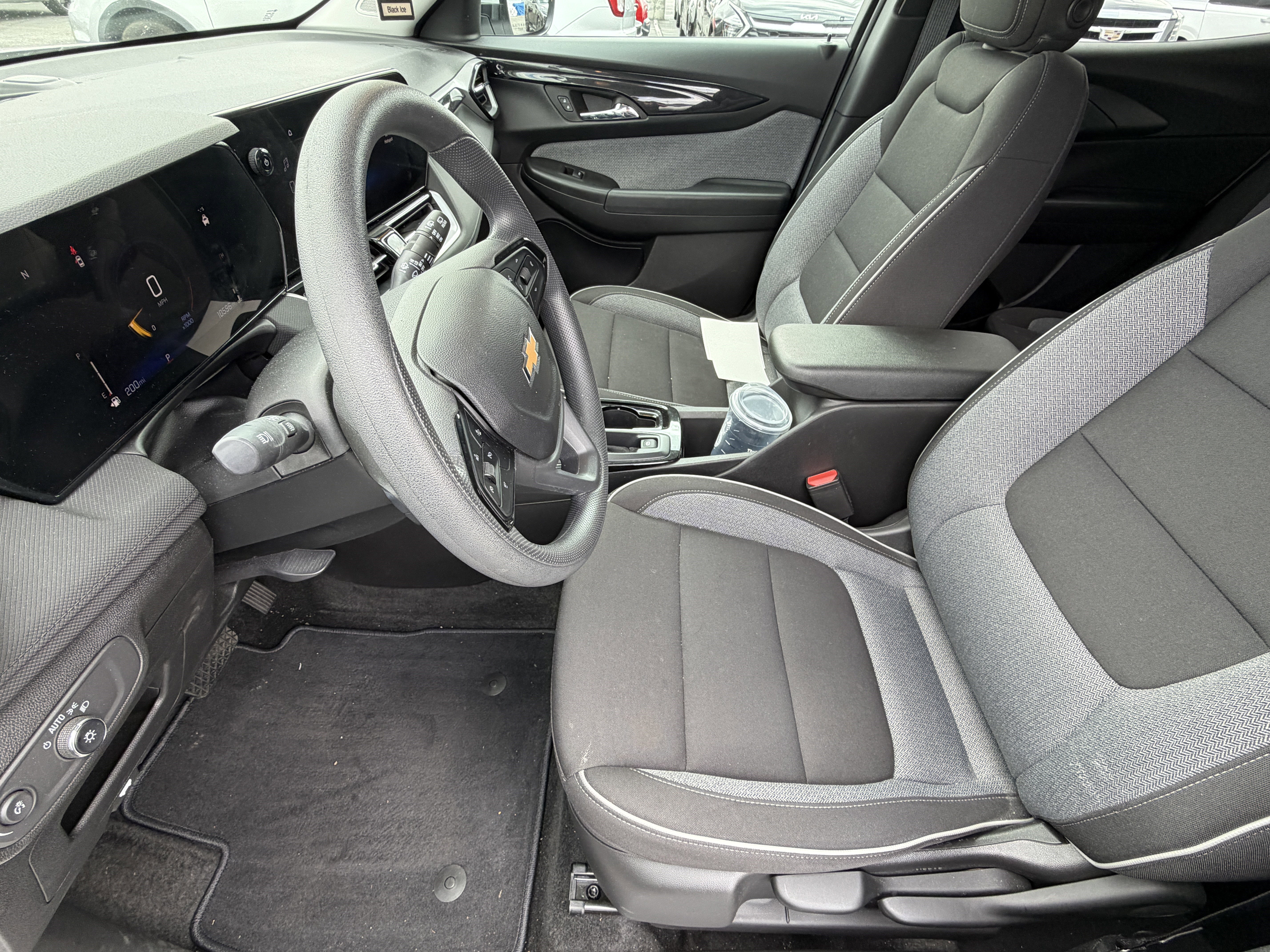 Used 2025 Chevrolet TrailBlazer LT image 11