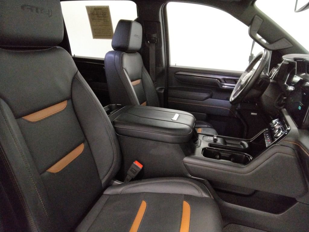 Used 2025 GMC Sierra 2500 AT4 image 41