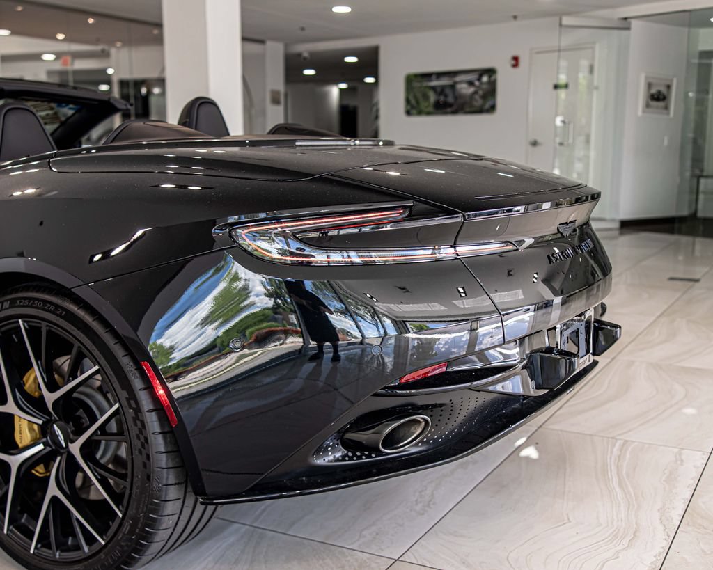 Used 2025 Aston Martin DB12 Convertible RWD image 14
