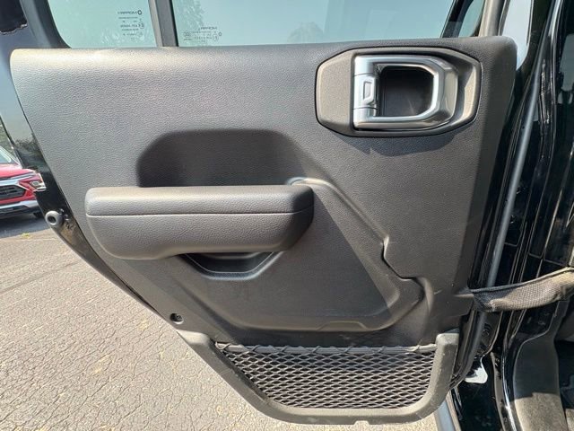 Used 2021 Jeep Gladiator Mojave w/ Cold Weather Group AWD/4WD image 32