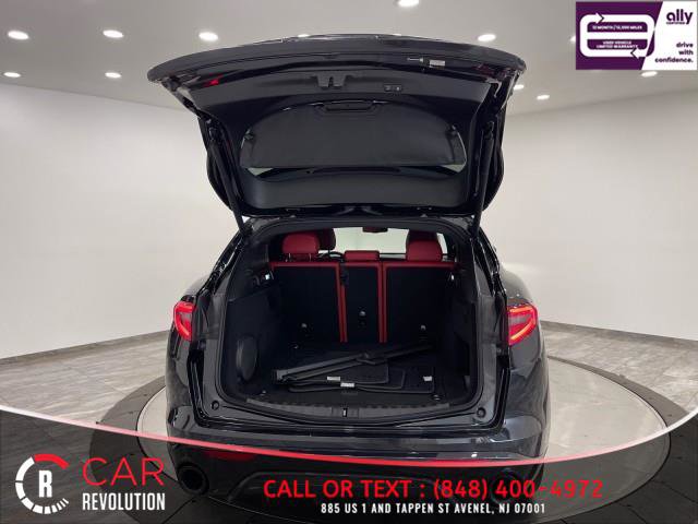 Used 2022 Alfa Romeo Stelvio Veloce image 38