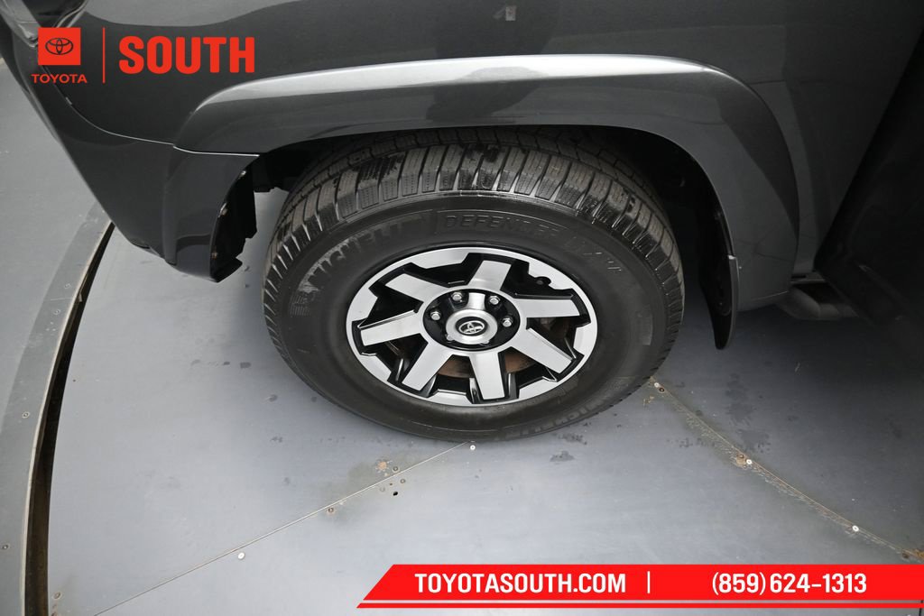 Used 2019 Toyota 4Runner TRD Off-Road Premium AWD/4WD image 36