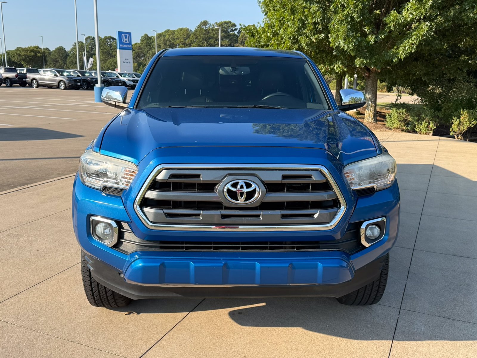 Used 2017 Toyota Tacoma Limited w/ Tow Package AWD/4WD image 2
