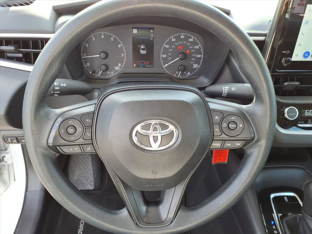 Used 2025 Toyota Corolla LE image 28