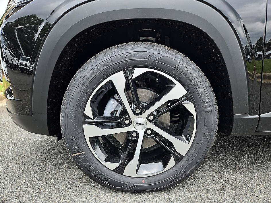 New 2026 Chevrolet Trax RS FWD image 8