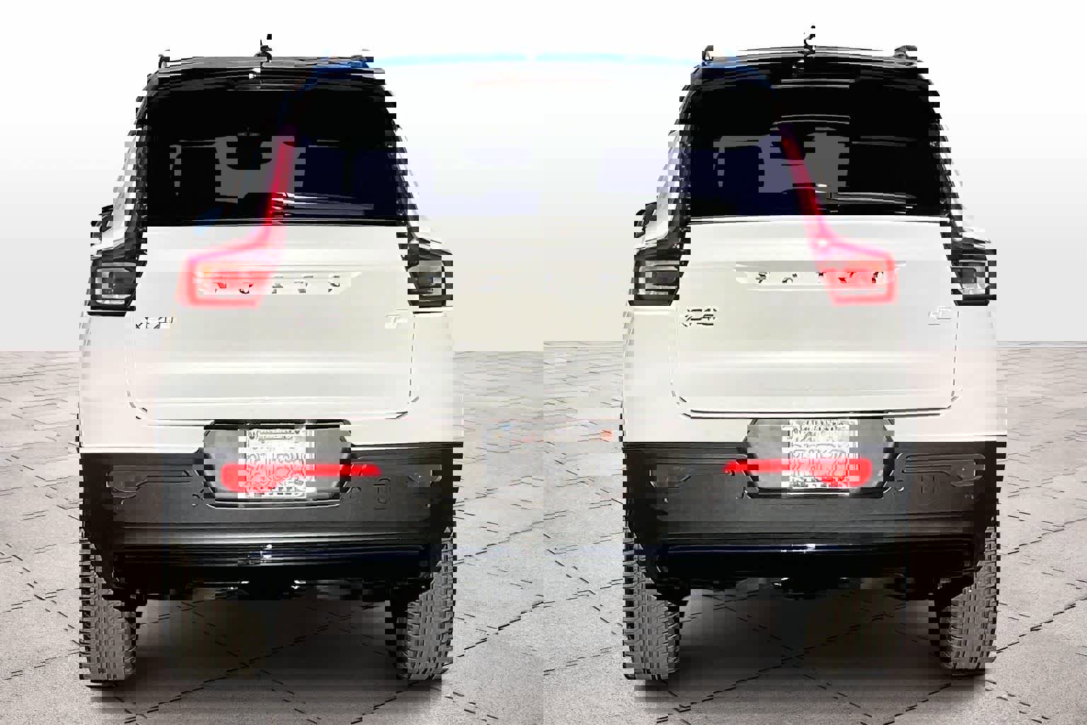 Used 2023 Volvo XC40 Recharge Ultimate w/ Protection Package Premier image 7