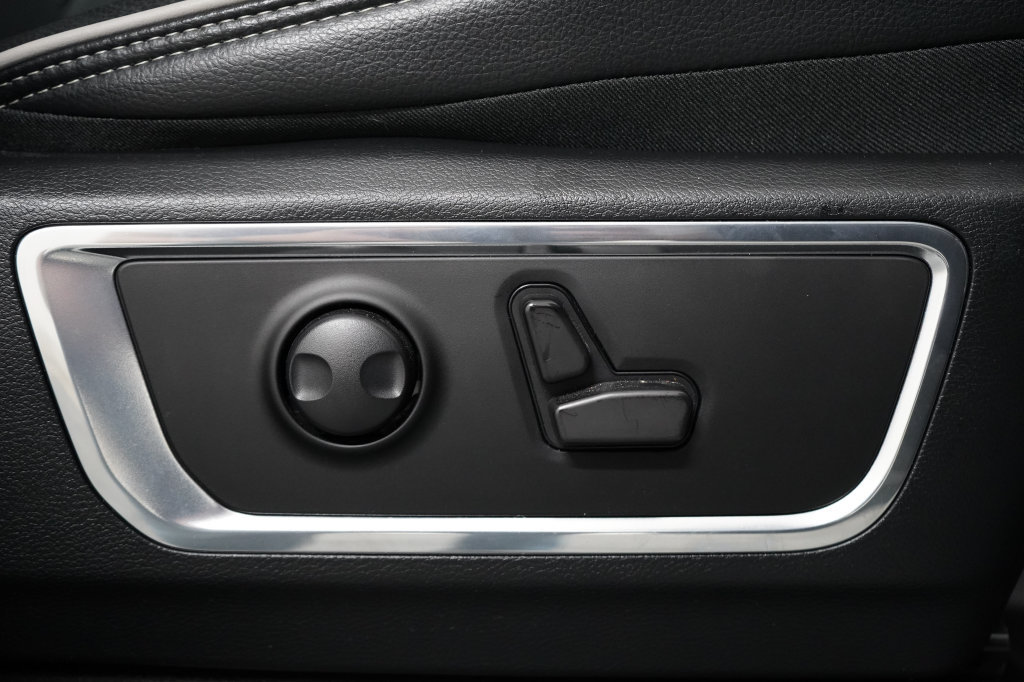 Used 2025 RAM 1500 Laramie w/ Night Edition AWD/4WD image 25