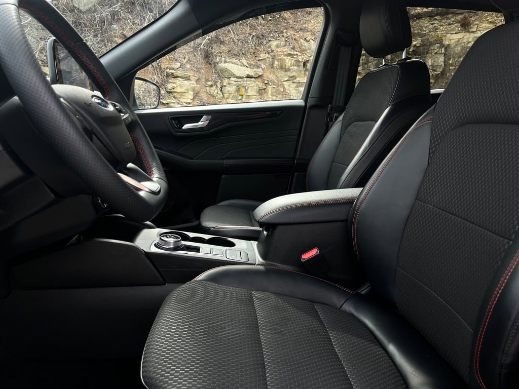 Certified 2023 Ford Escape ST-Line w/ Equipment Group 301A image 17