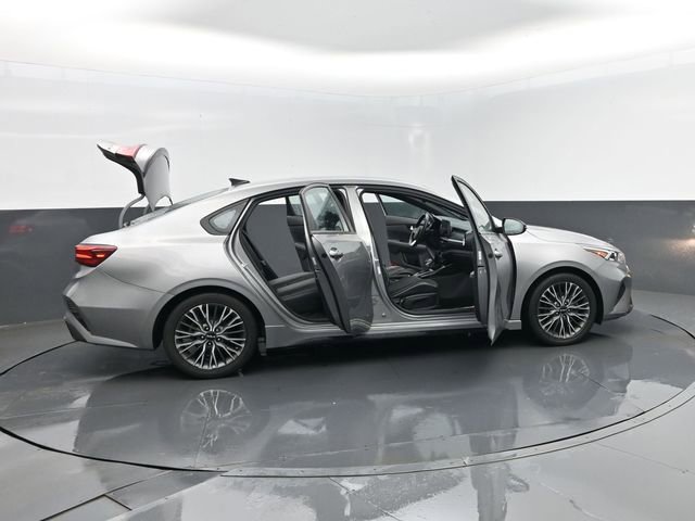 Used 2023 Kia Forte GT-Line FWD image 28