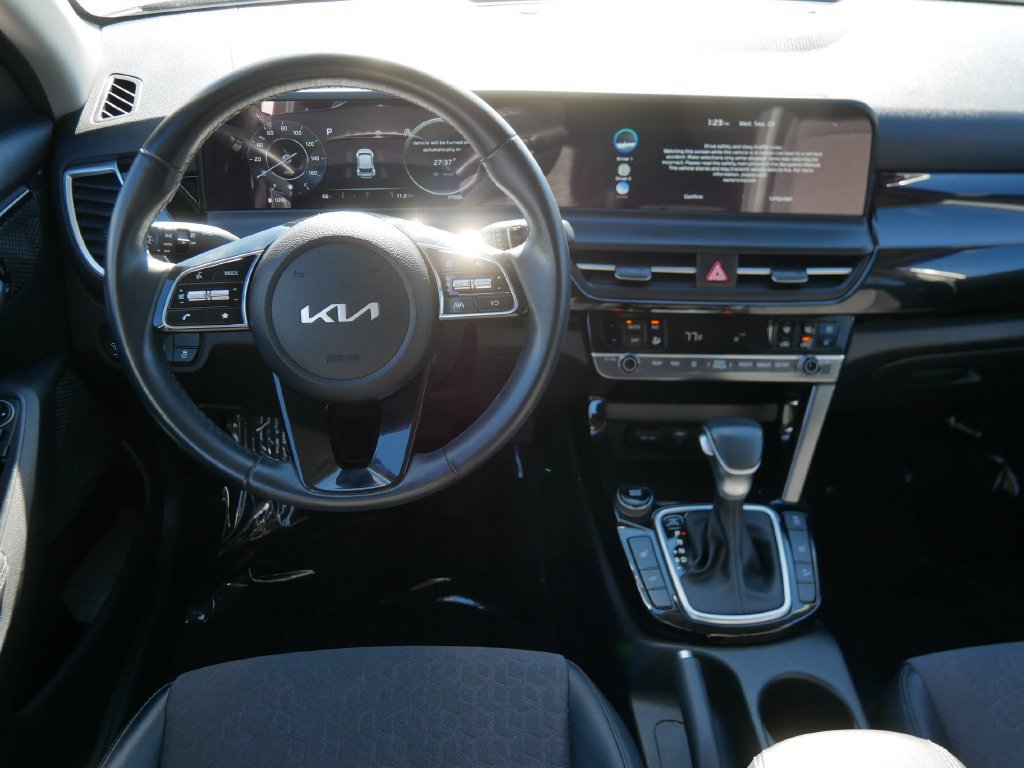 Used 2024 Kia Seltos S AWD/4WD image 15