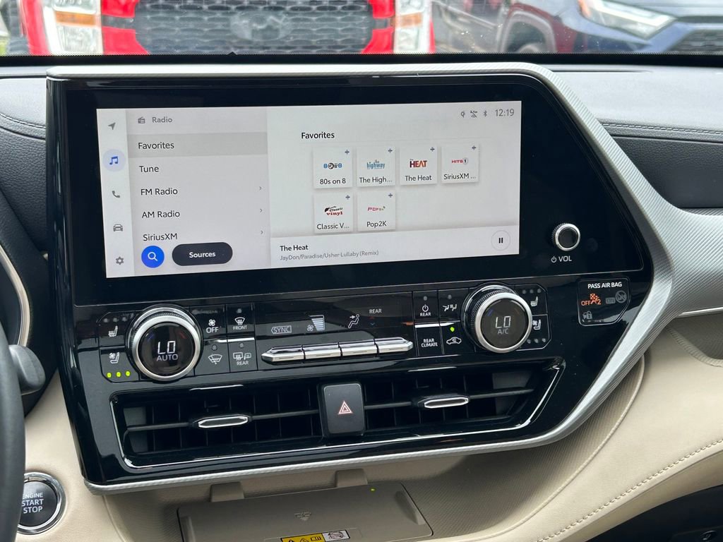 Used 2023 Toyota Highlander Platinum image 20