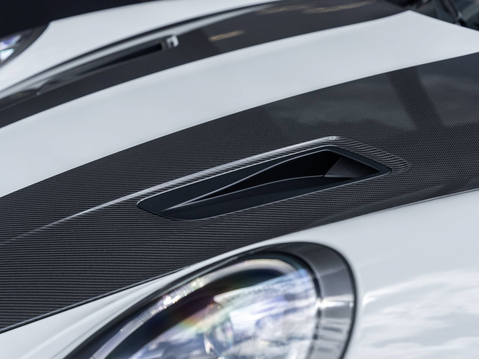Certified 2019 Porsche 911 GT2 RS RWD image 24