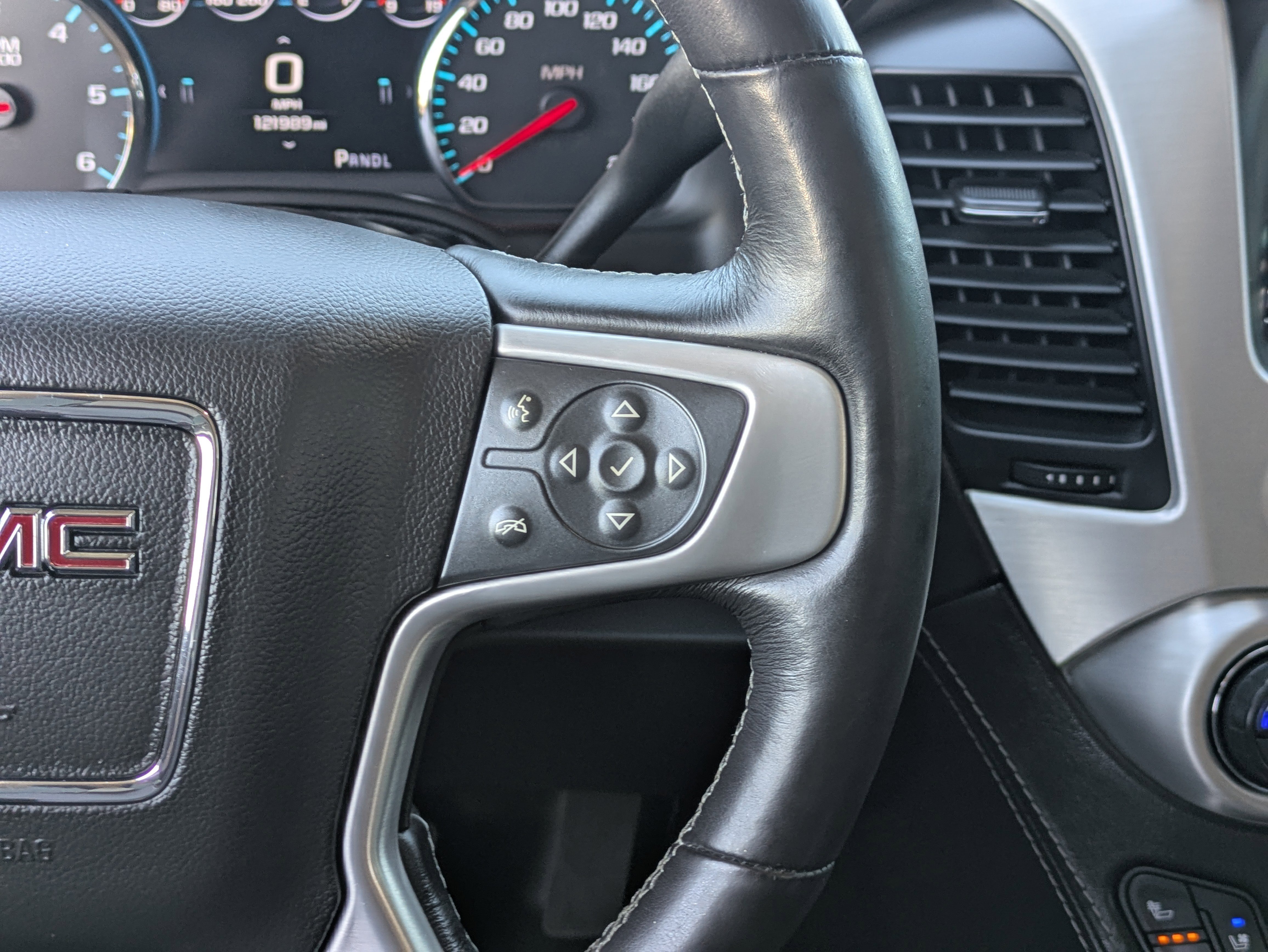 Used 2017 GMC Yukon SLT w/ Open Road Package image 23