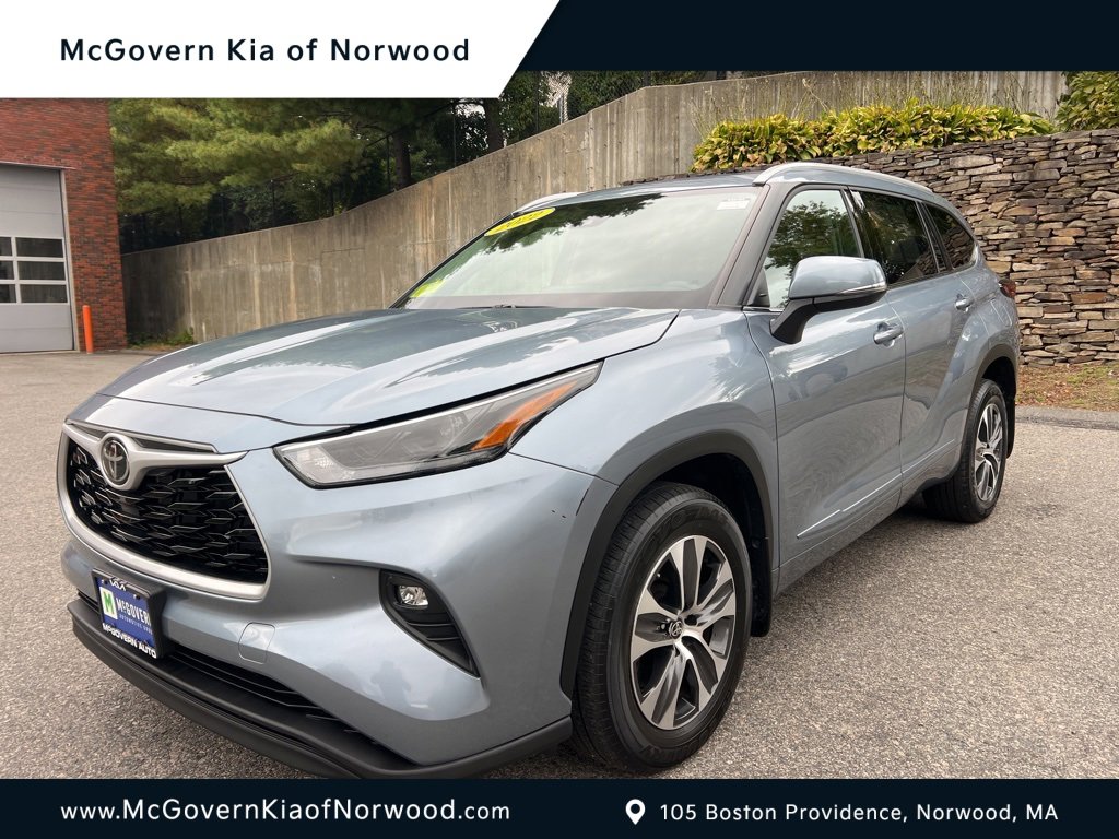 Used 2022 Toyota Highlander XLE