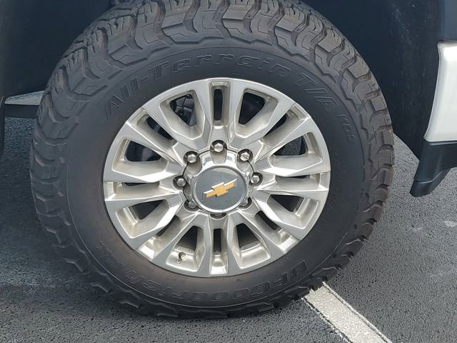 Used 2022 Chevrolet Silverado 2500 High Country w/ Safety Package II image 36