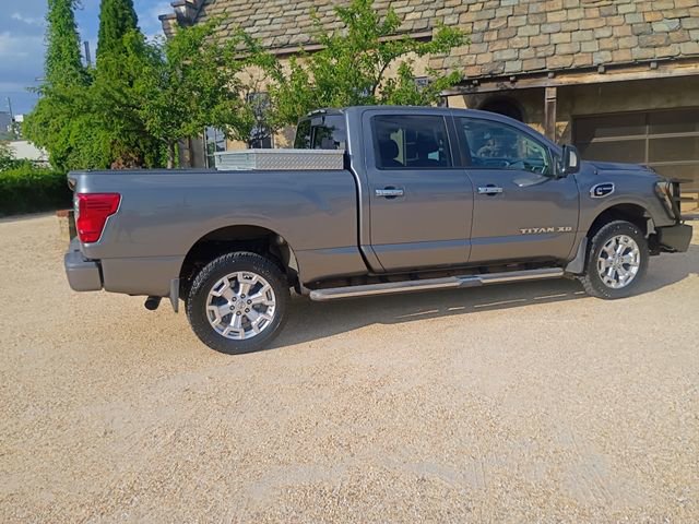 Used 2016 Nissan Titan SV AWD/4WD image 15