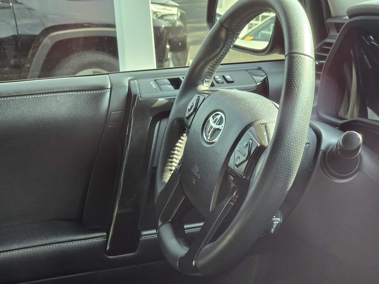 Used 2019 Toyota 4Runner Limited AWD/4WD image 16