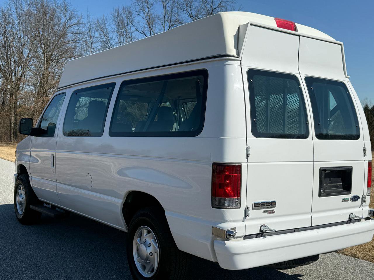 Used 2012 Ford E-250 and Econoline 250 w/ PWR Group image 3