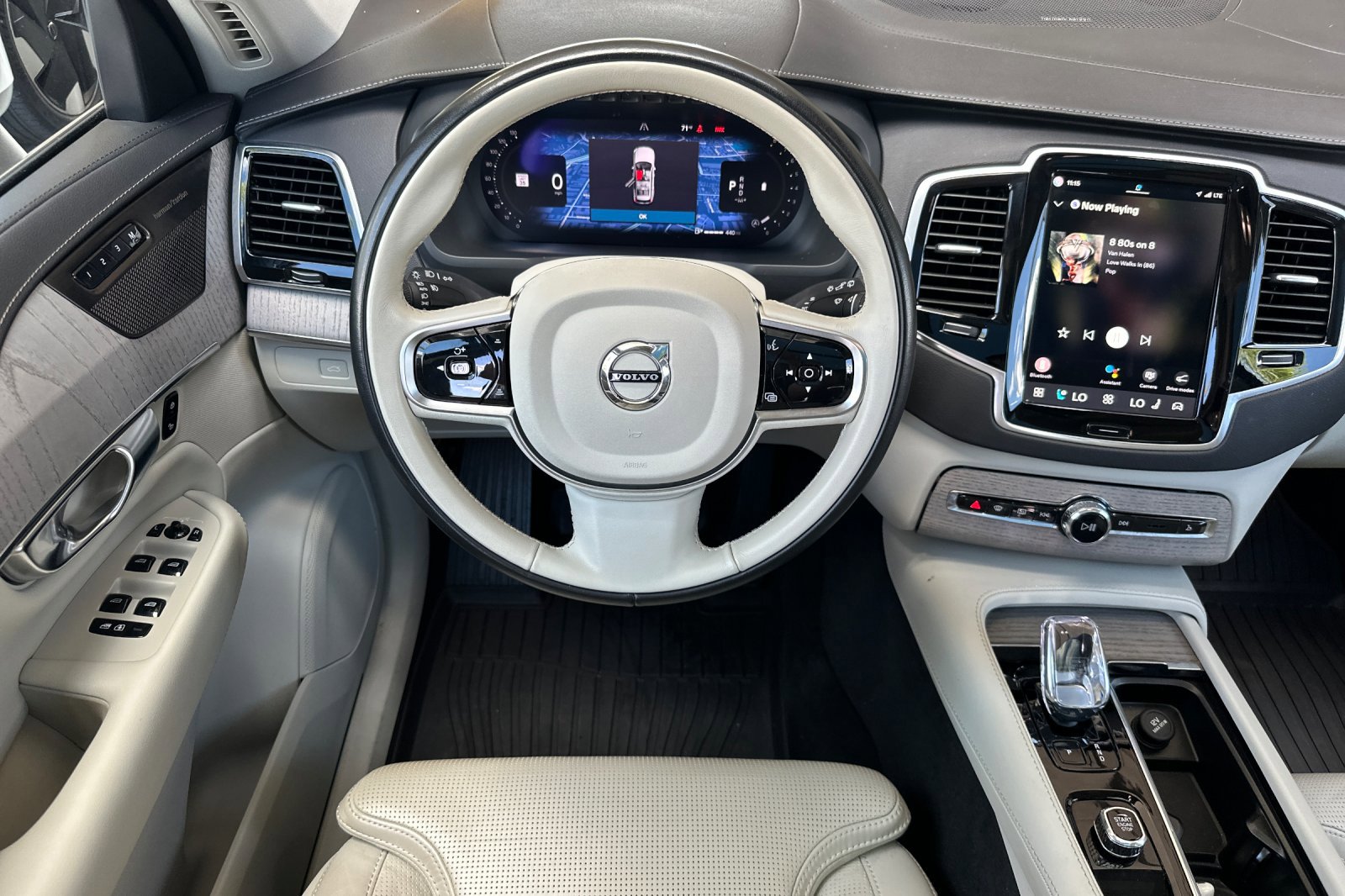 Certified 2024 Volvo XC90 B6 Ultimate w/ Protection Package Premier image 17