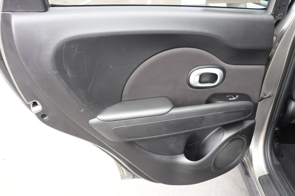 Used 2018 Kia Soul FWD image 12