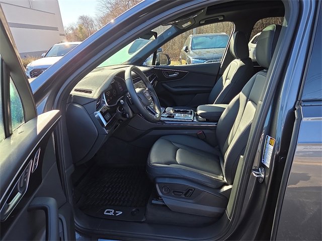 Certified 2025 Audi Q7 2.0T Premium w/ Convenience Plus Package image 14