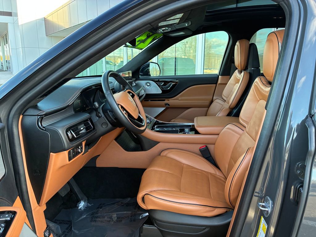 Used 2023 Lincoln Aviator Black Label image 10