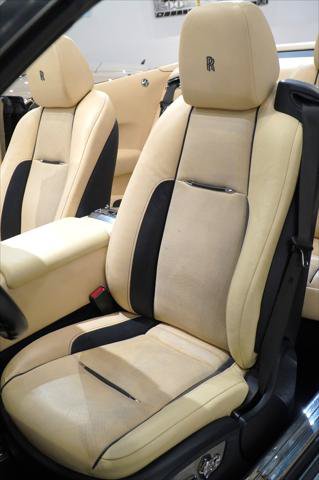 Used 2016 Rolls-Royce Dawn RWD image 20