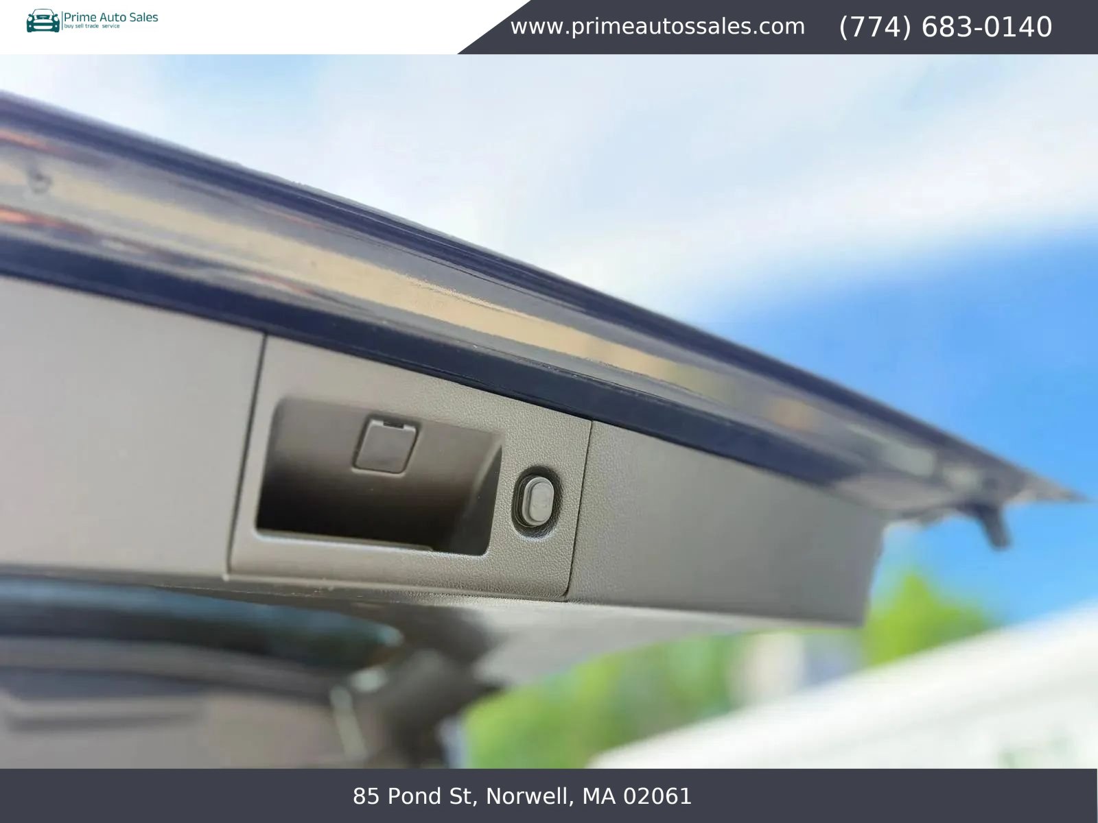 Used 2015 Chevrolet Tahoe LTZ AWD/4WD image 9