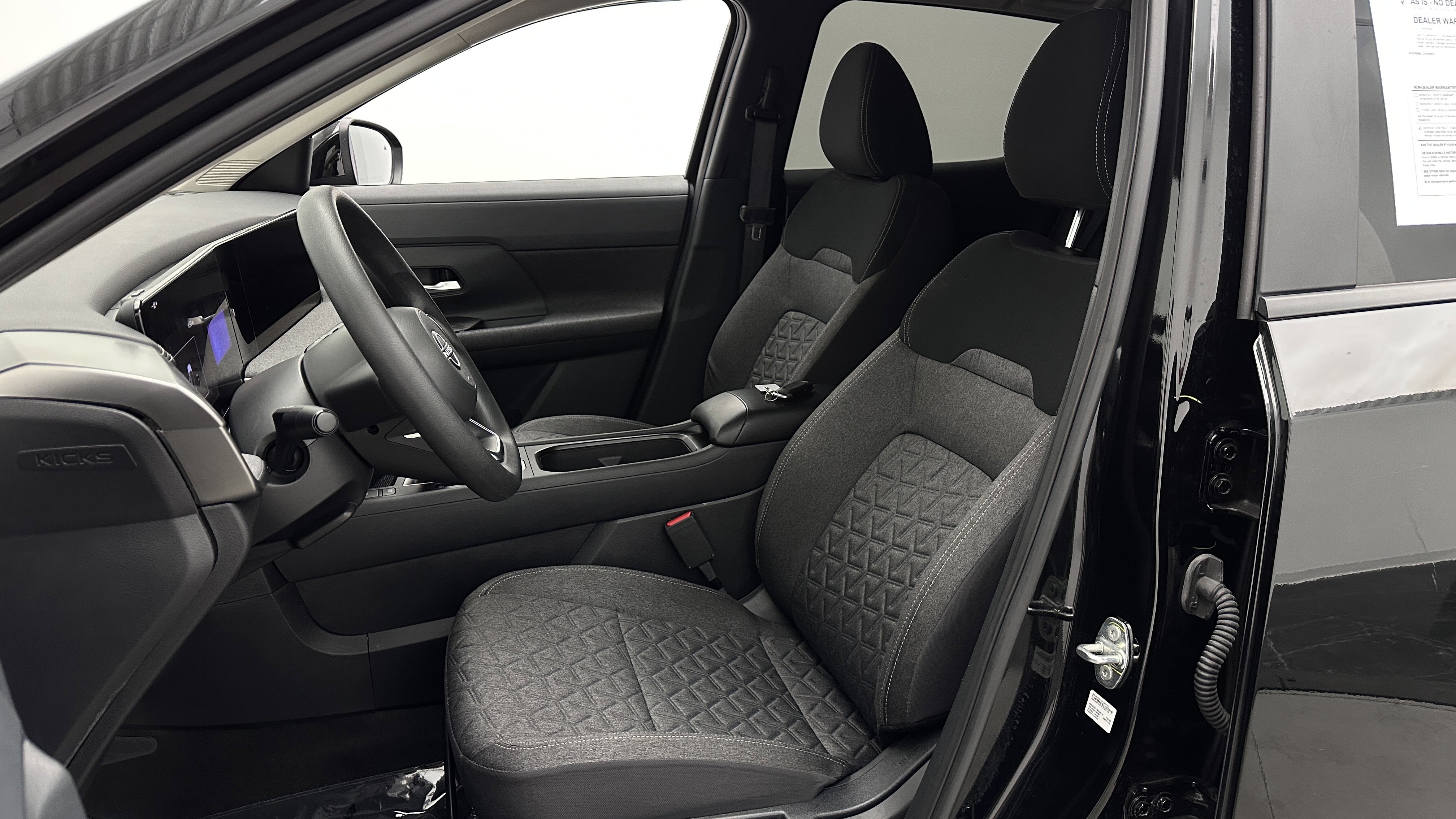 Used 2025 Nissan Kicks SV w/ Charging Package FWD image 13