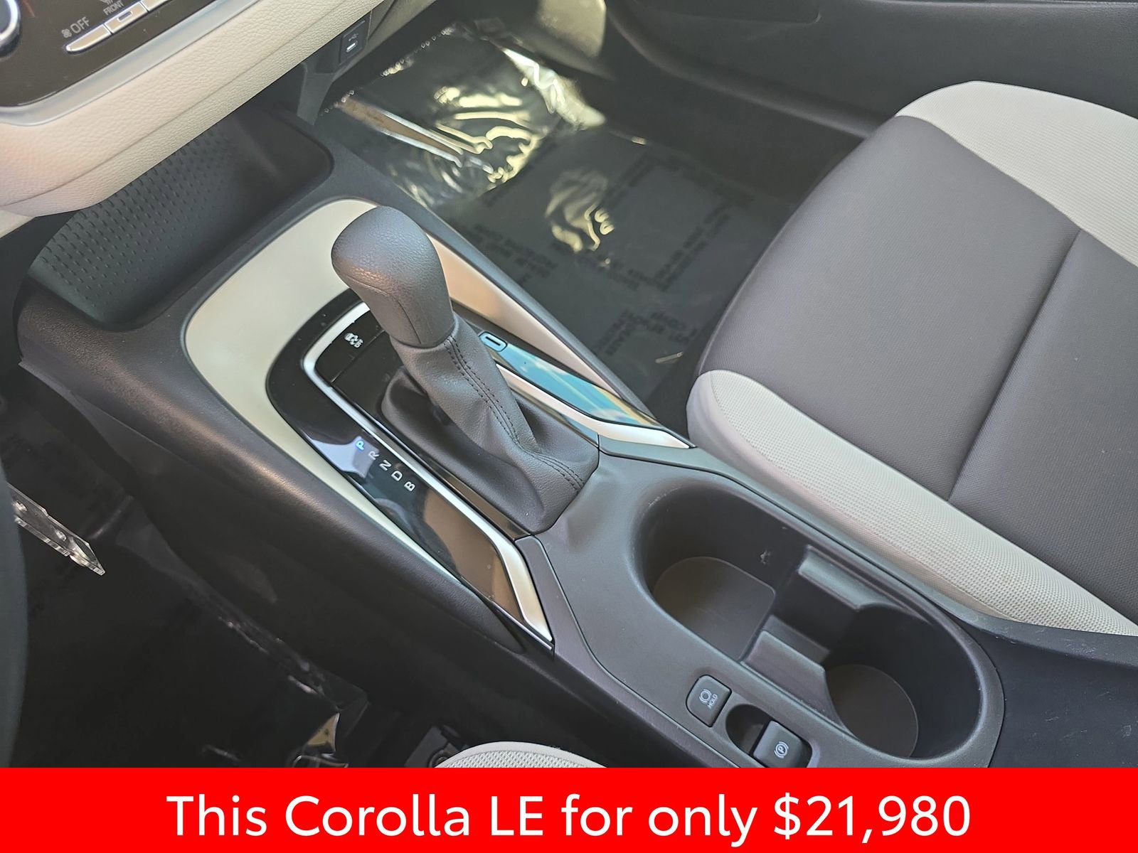 Used 2025 Toyota Corolla LE image 31