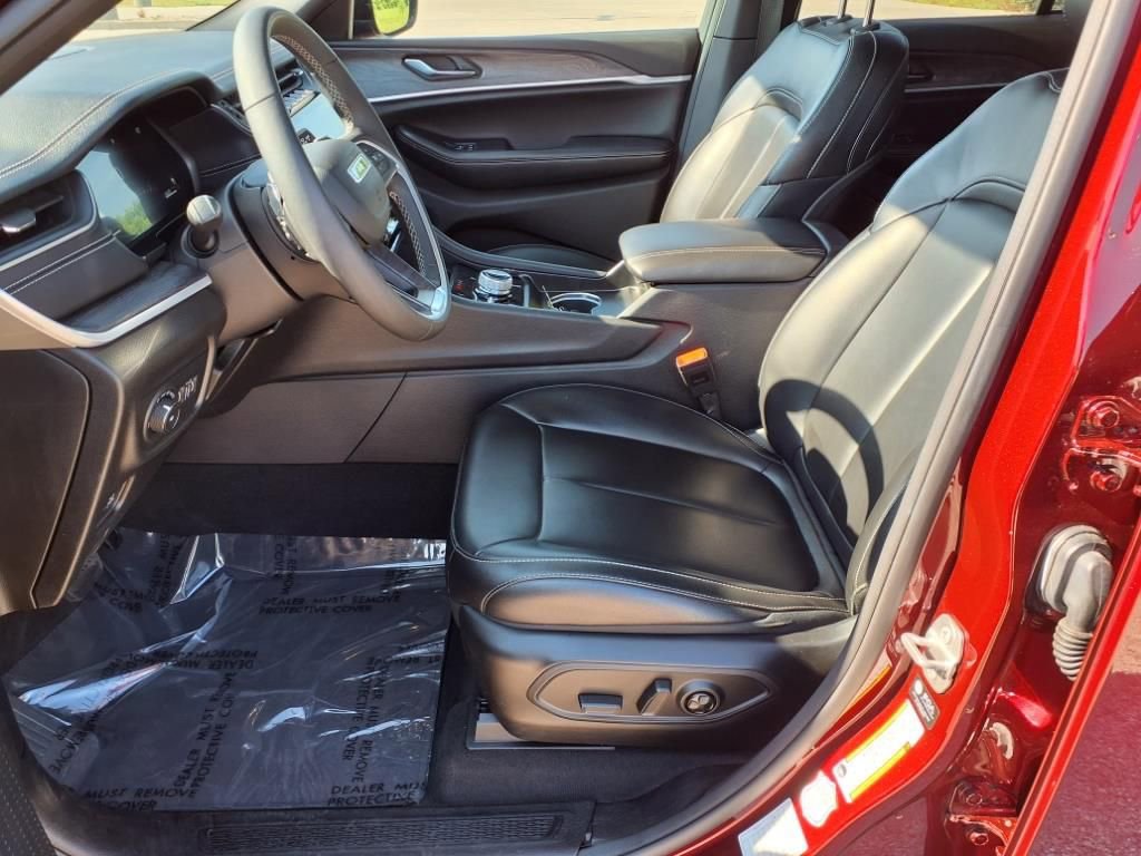 Used 2024 Jeep Grand Cherokee Limited image 26
