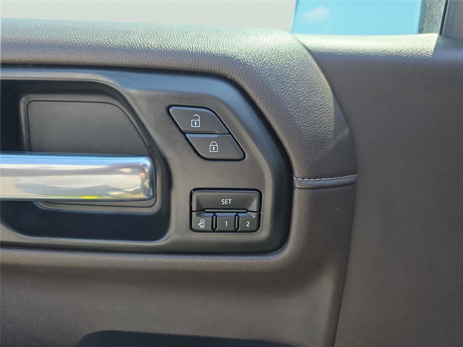 Used 2021 GMC Sierra 1500 SLT w/ SLT Premium Plus Package image 18