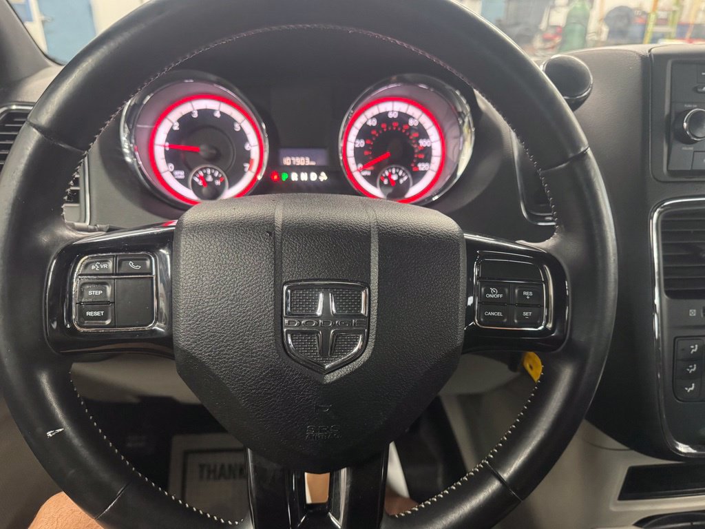 Used 2015 Dodge Grand Caravan SE FWD image 20
