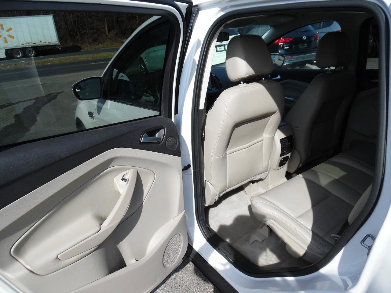 Used 2016 Ford Escape Titanium FWD image 17