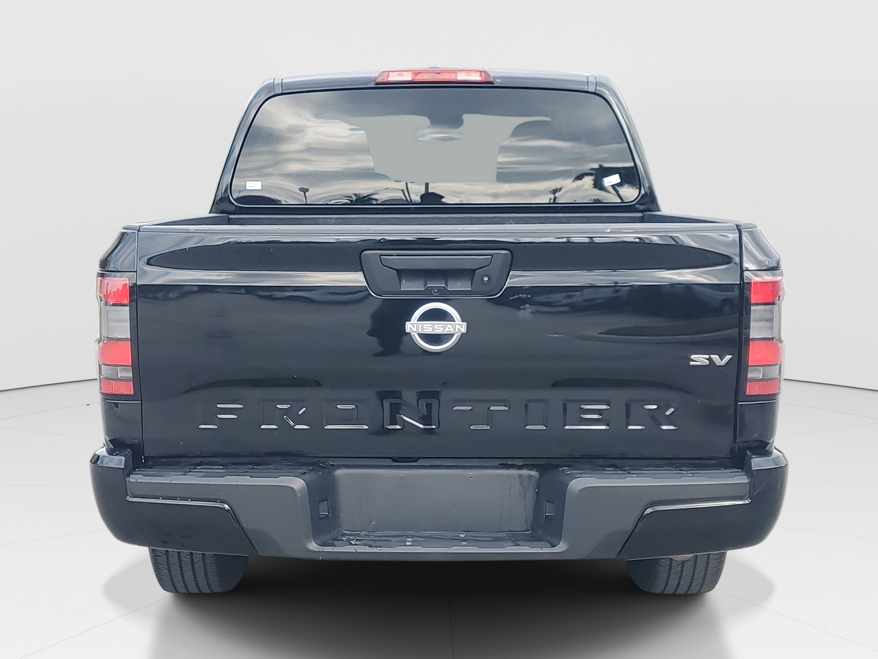 Used 2024 Nissan Frontier SV image 4