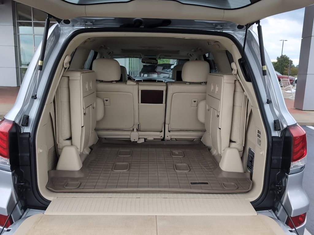 Used 2013 Lexus LX 570 4WD w/ Luxury Pkg image 8