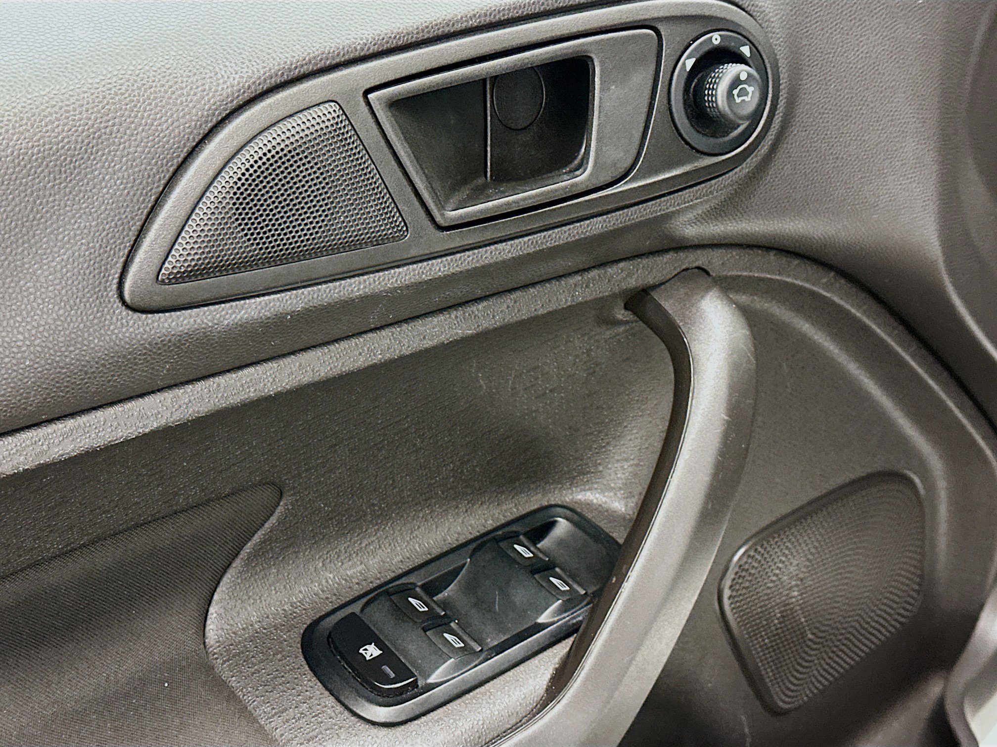 Used 2017 Ford Fiesta SE image 15