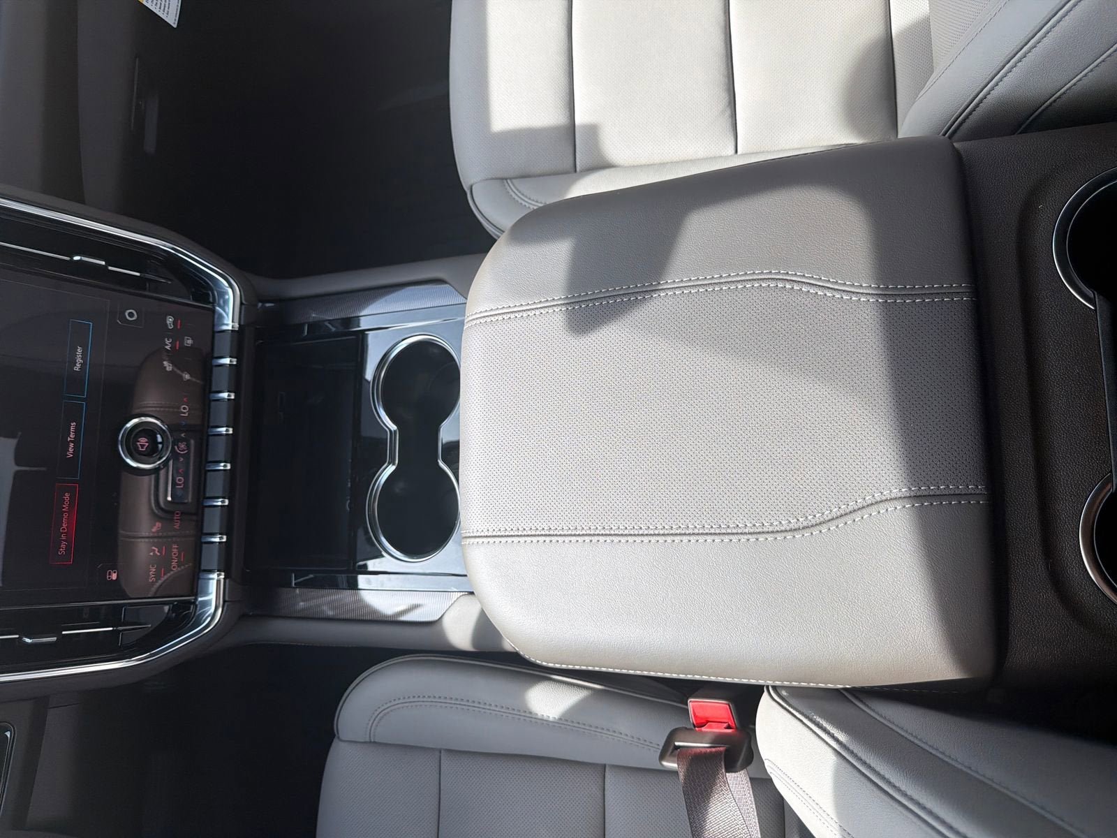 New 2026 GMC Yukon XL Elevation w/ LPO, Get Active Package image 18