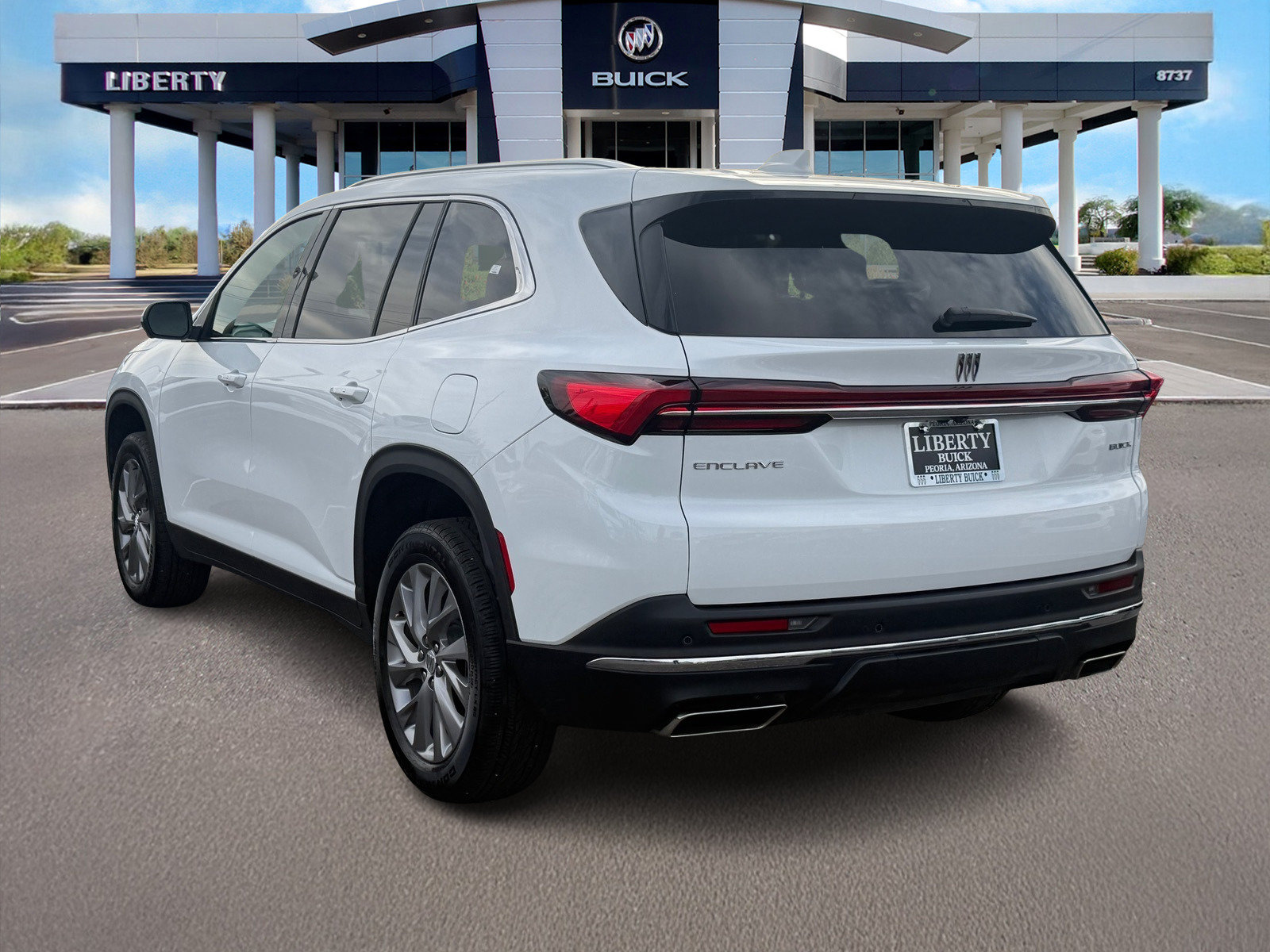 Used 2025 Buick Enclave Preferred FWD image 5