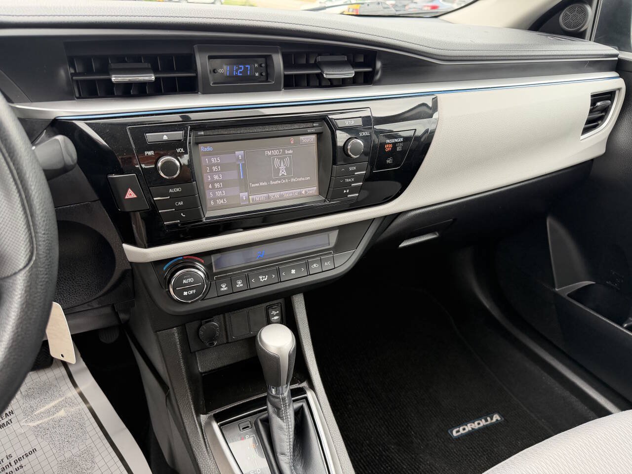 Used 2014 Toyota Corolla LE FWD image 23
