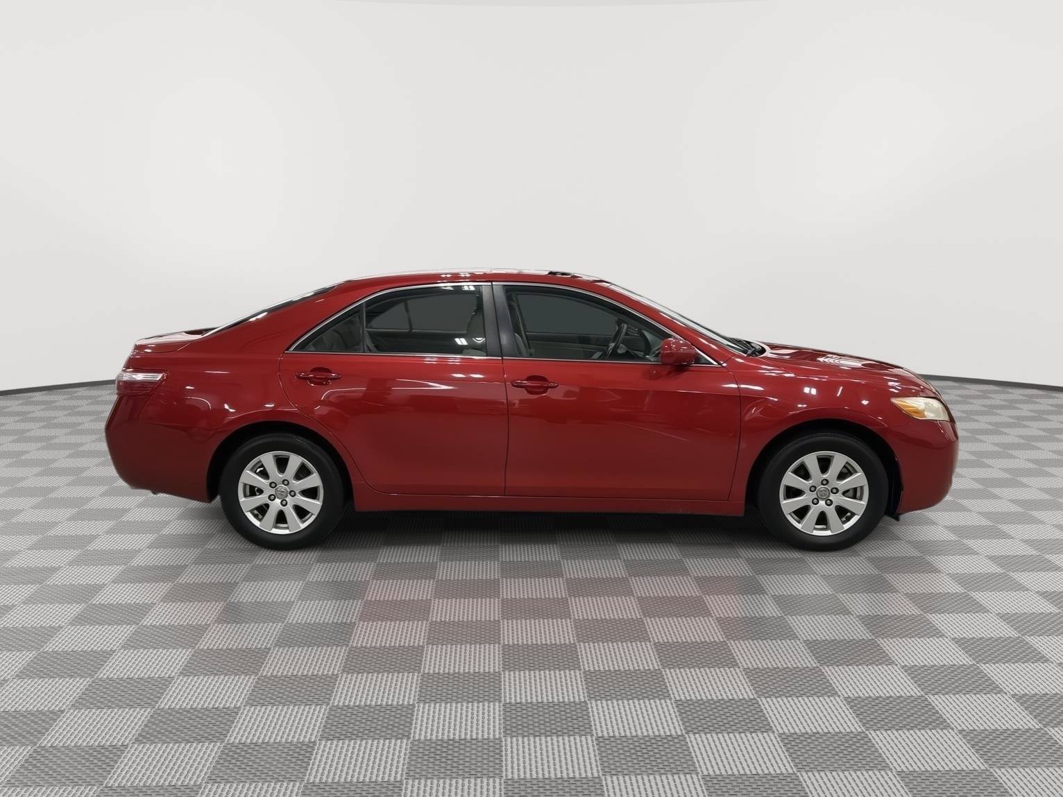 Used 2009 Toyota Camry XLE w/ Leather Pkg FWD image 6