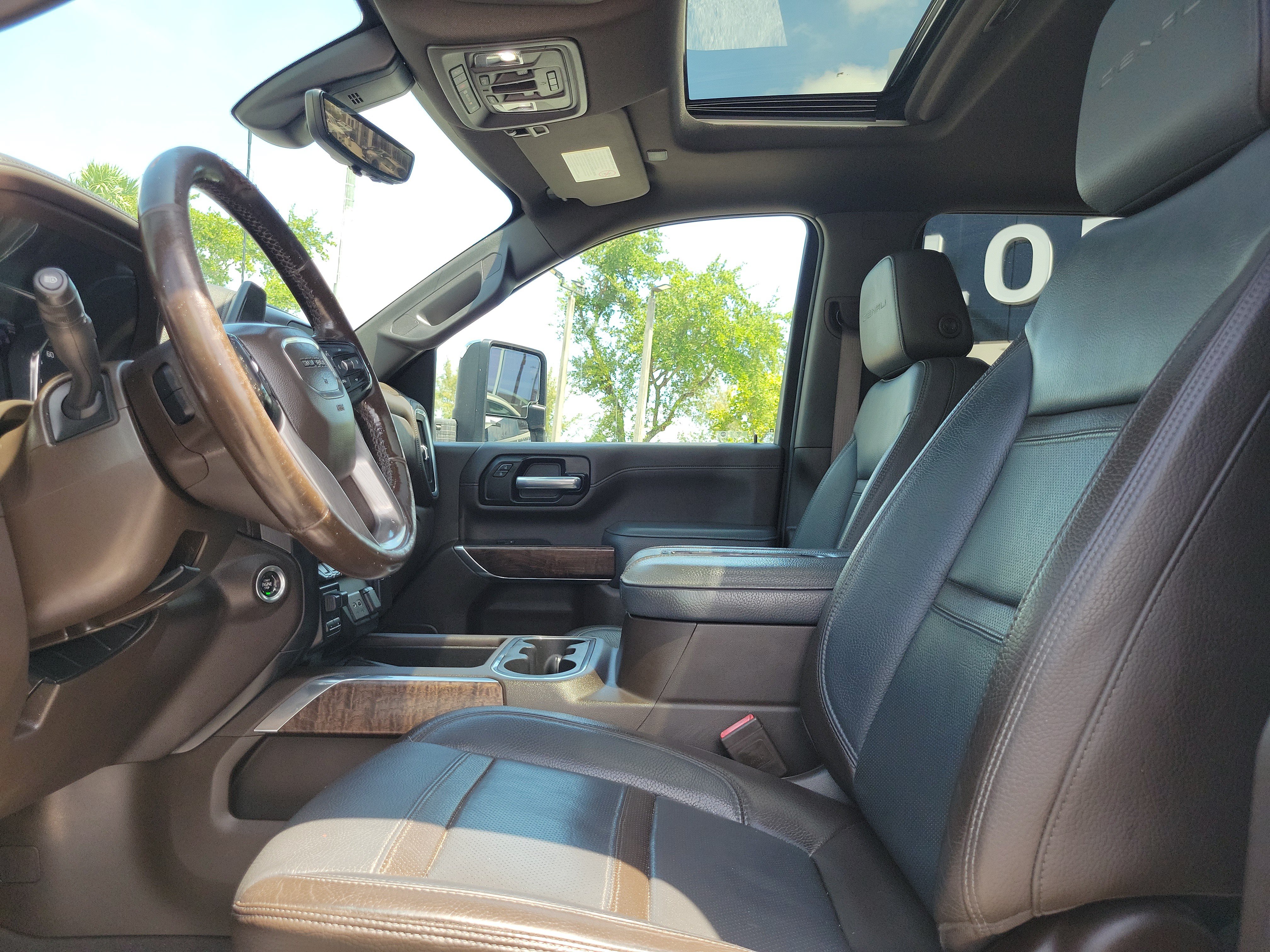 Used 2021 GMC Sierra 2500 Denali w/ Denali Ultimate Package AWD/4WD image 11