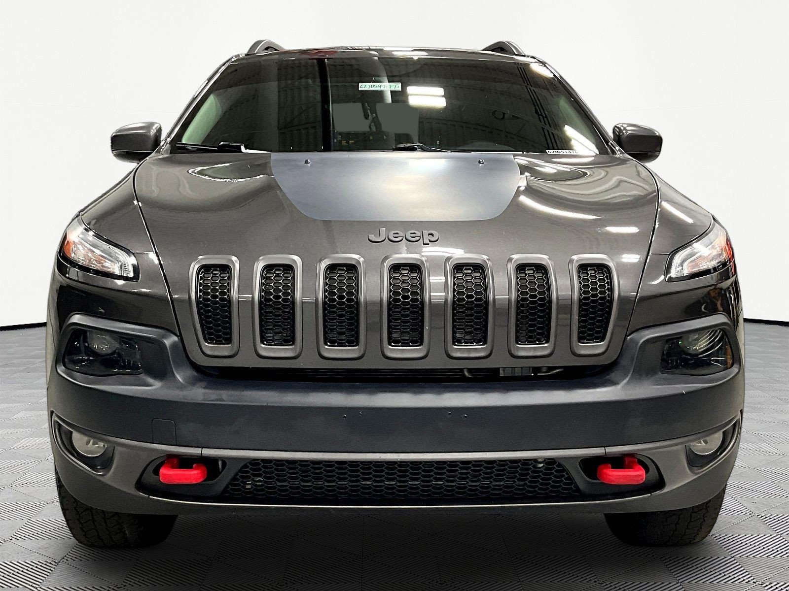 Used 2018 Jeep Cherokee Trailhawk w/ Comfort/Convenience Group AWD/4WD image 2