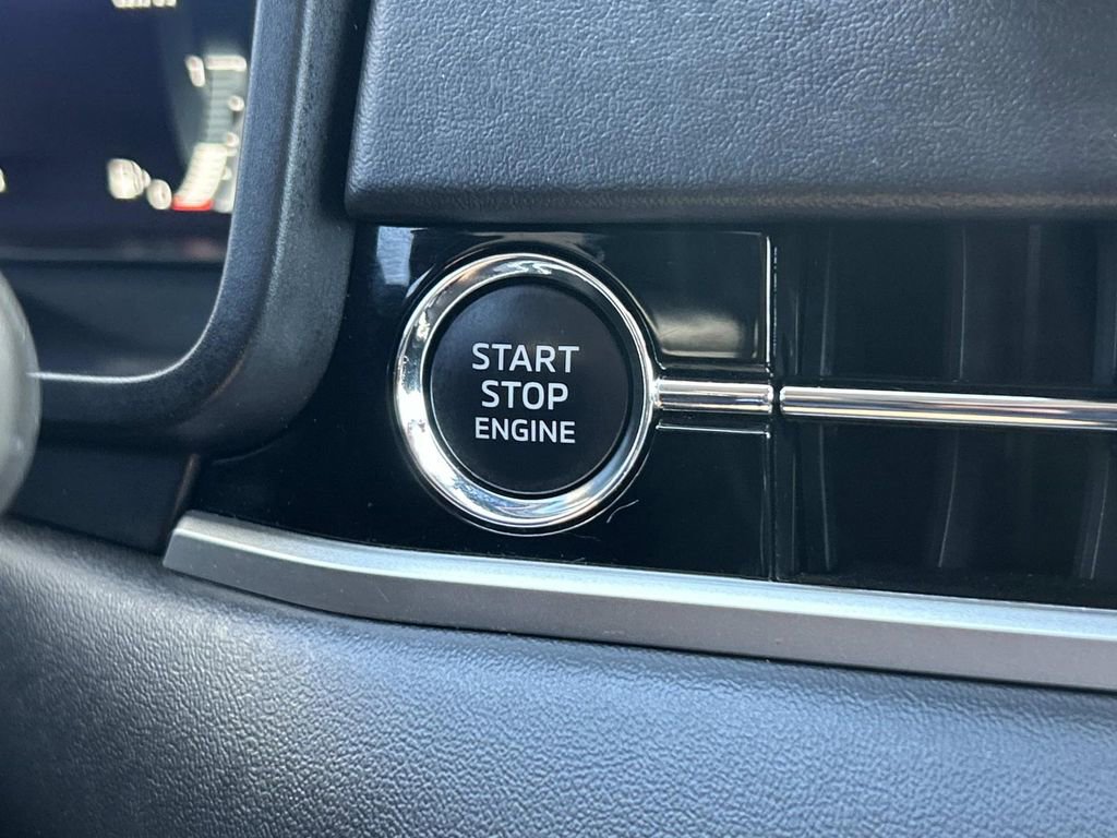 Used 2024 Mitsubishi Outlander SE Black Edition image 34