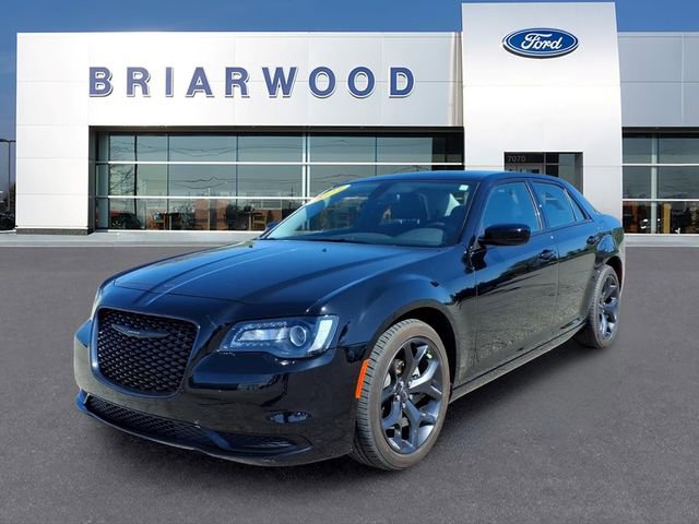 Used 2023 Chrysler 300 Touring w/ Sport Appearance Package RWD image 1