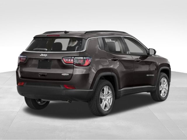Used 2022 Jeep Compass Latitude w/ Convenience Group AWD/4WD image 2