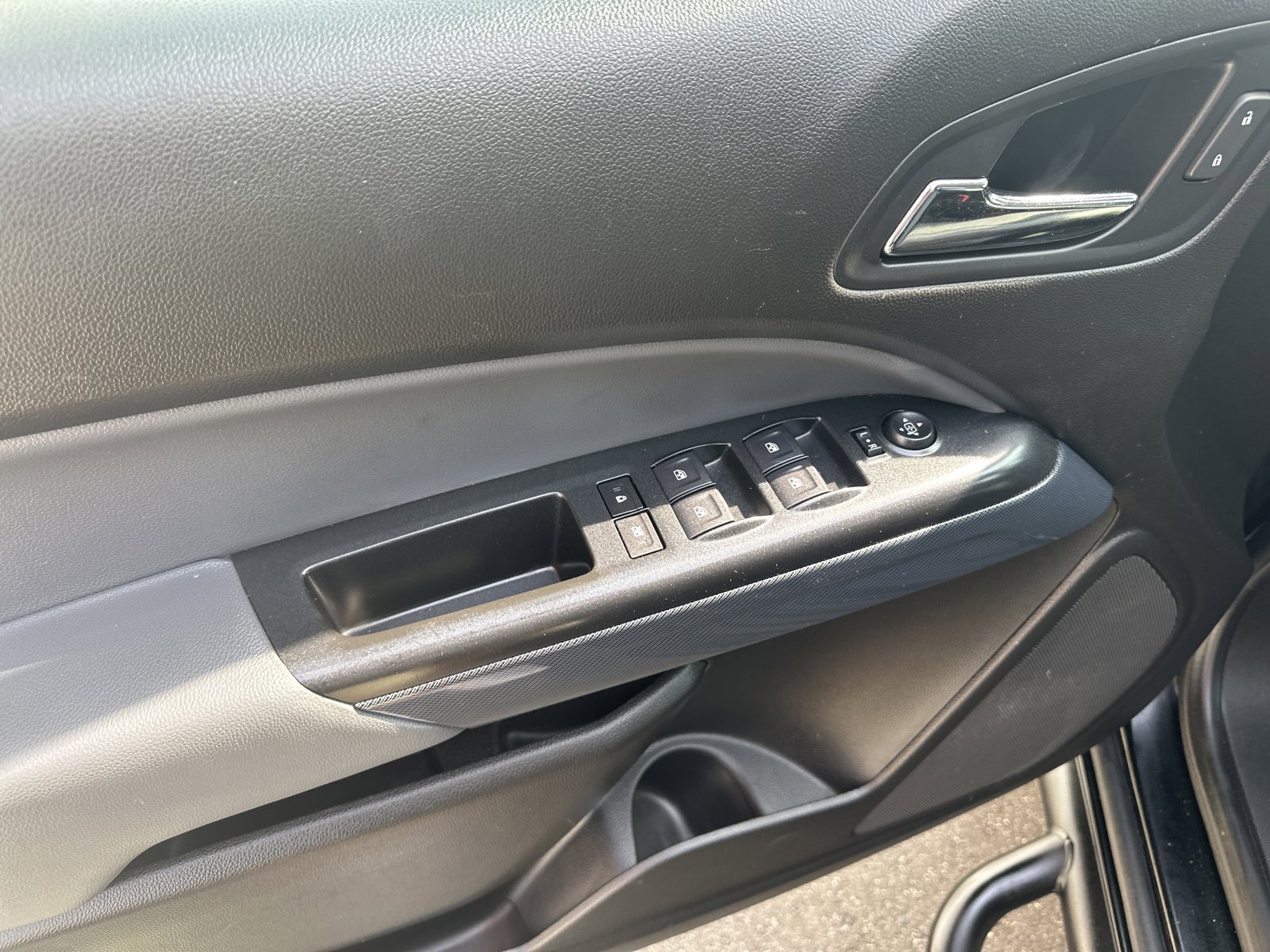 Used 2018 Chevrolet Colorado Z71 AWD/4WD image 9