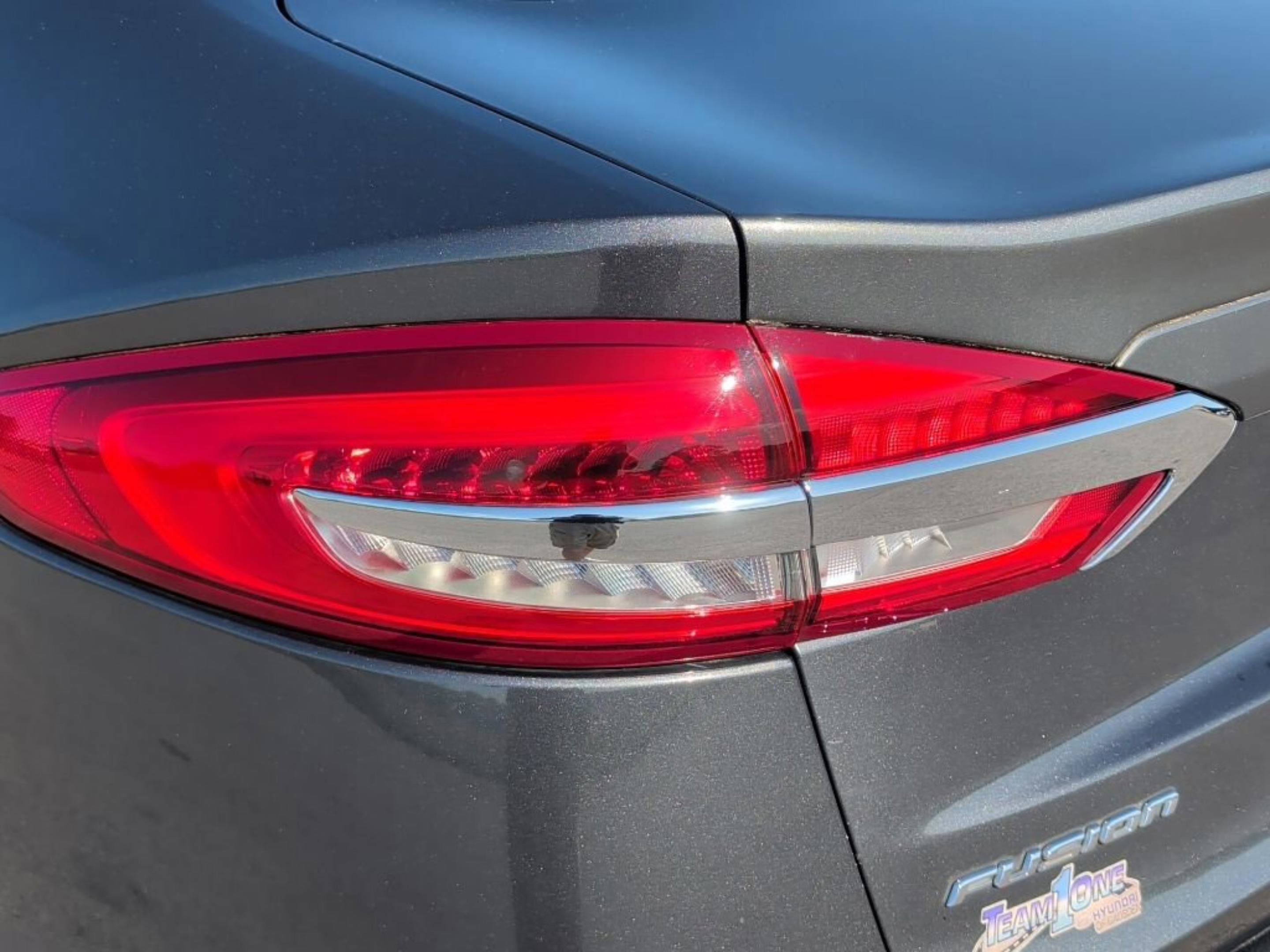 Used 2020 Ford Fusion SE image 43