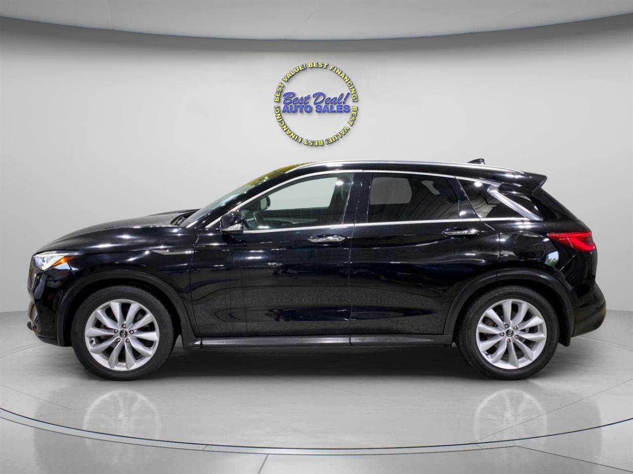 Used 2019 INFINITI QX50 Essential w/ Premium Heat Package AWD/4WD image 2