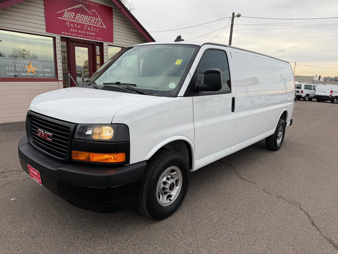 Used 2023 GMC Savana 3500 Extended w/ Driver Convenience Package image 4